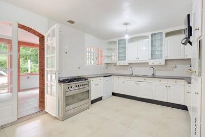 Maison - 210 m² - 6 pièces