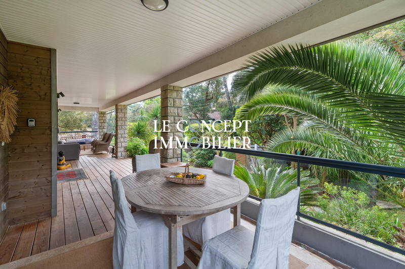 Maison - 200 m² - 7 pièces