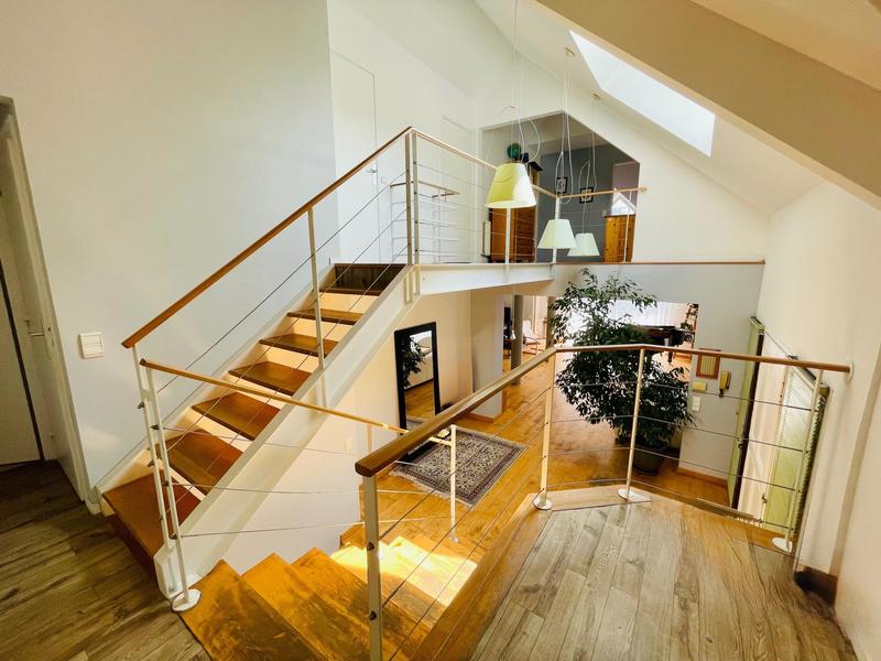 Maison - 210 m² - 7 pièces