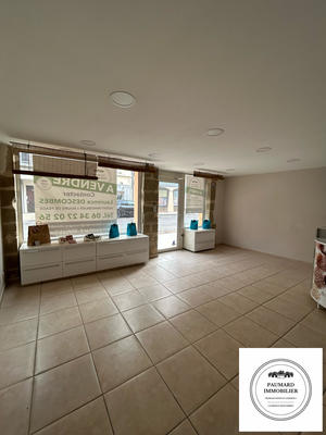 Local commercial - 89 m² - 5 pièces