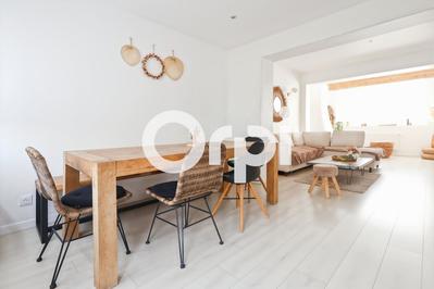 Maison - 102 m² - 5 pièces