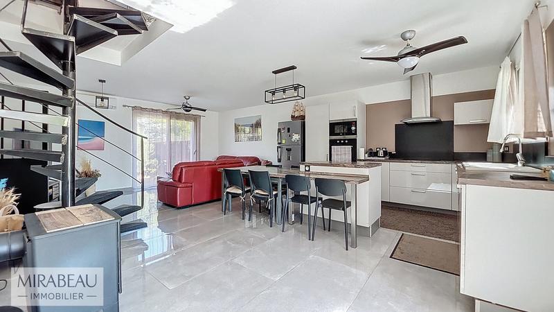 Maison - 100 m² - 5 pièces