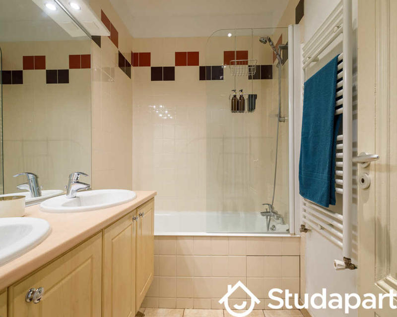 Chambre - 120 m² - 1 pièce