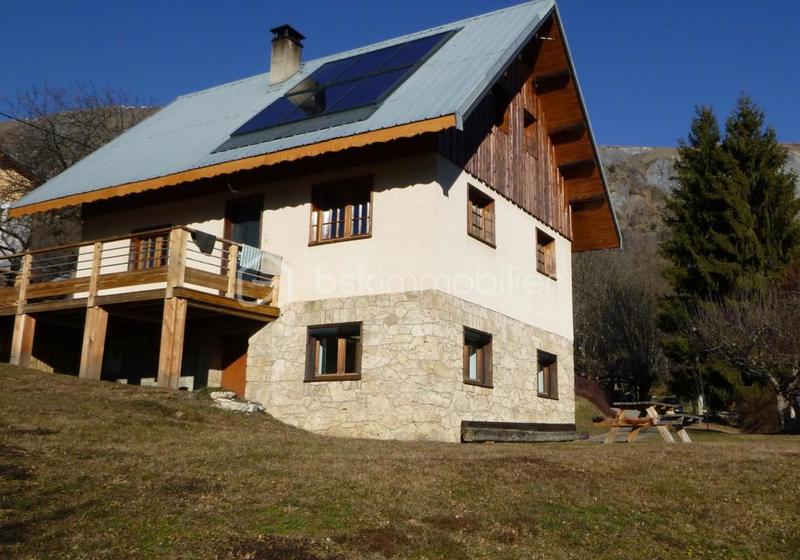 Maison - 110 m² - 4 pièces