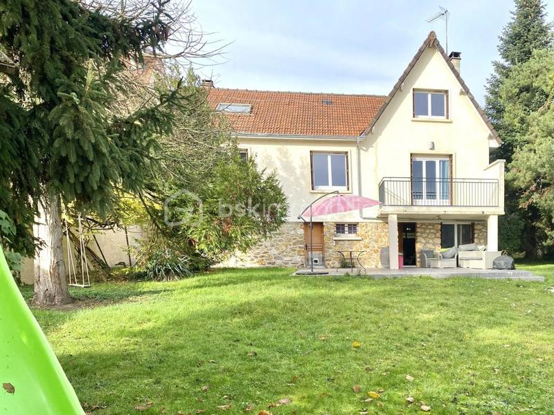 Pavillon - 160 m² - 7 pièces