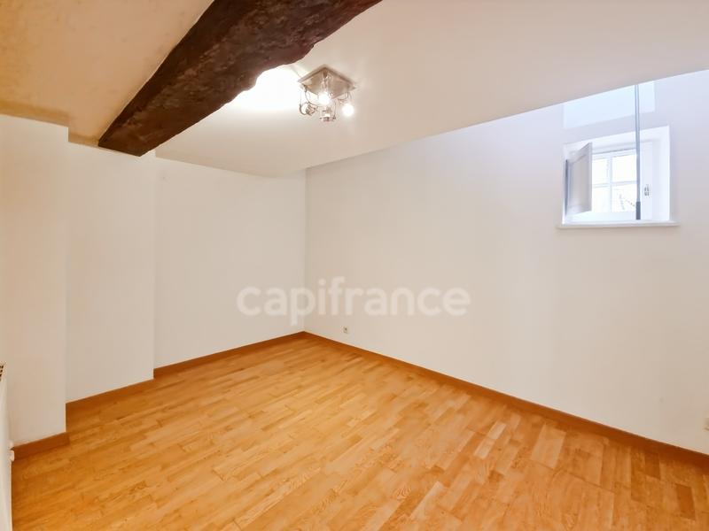 Appartement - 111 m² - 6 pièces