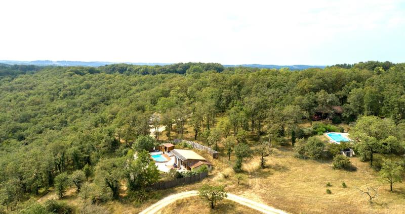 Maison - 596 m² - 32 pièces