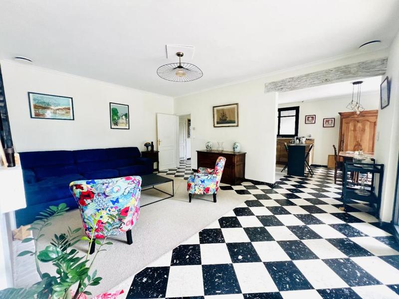 Propriété - 155 m² - 6 pièces