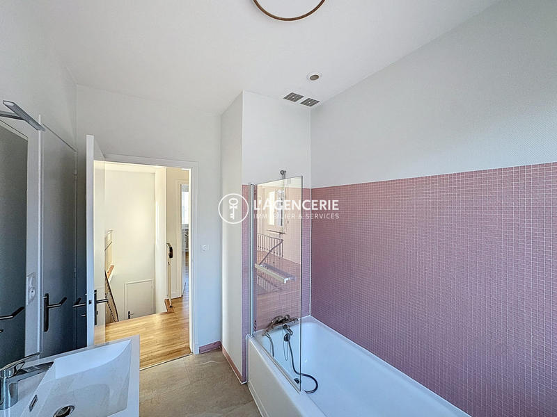 Maison - 122 m² - 5 pièces