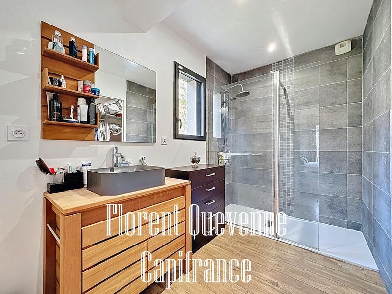 Maison - 180 m² - 6 pièces