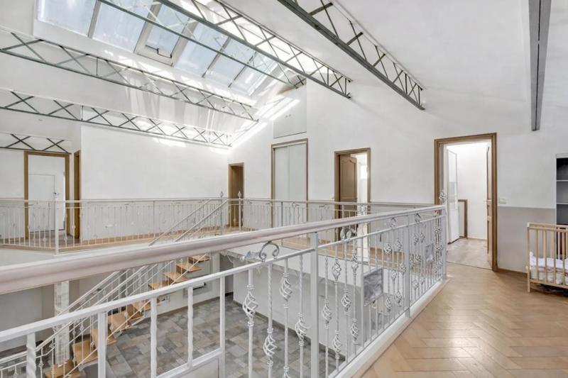 Maison - 225 m² - 7 pièces