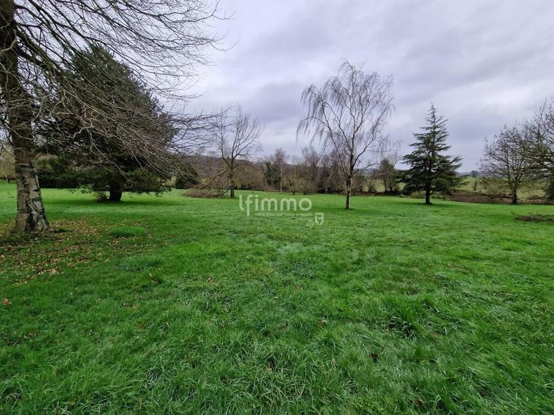 Terrain constructible - 1 623 m²