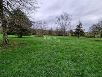 Terrain constructible - 1 623 m²