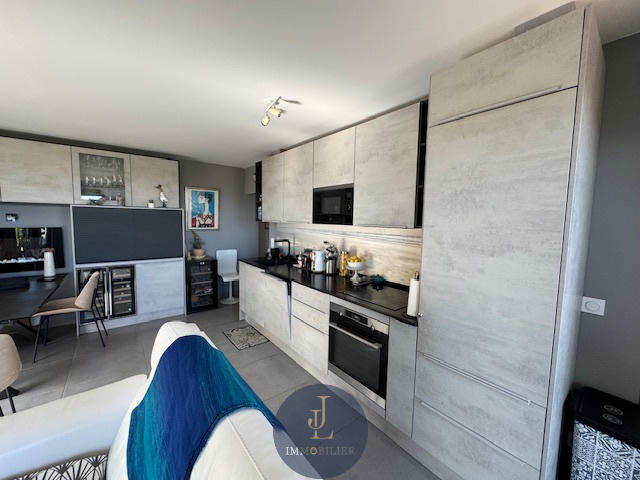 Appartement - 80 m² - 4 pièces