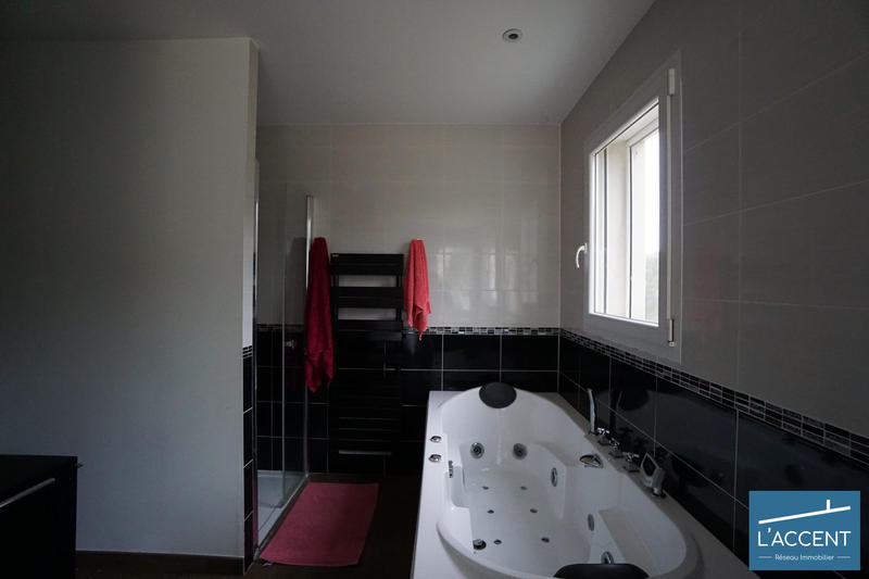 Villa - 183 m² - 6 pièces