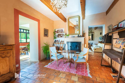 Maison - 254 m² - 8 pièces