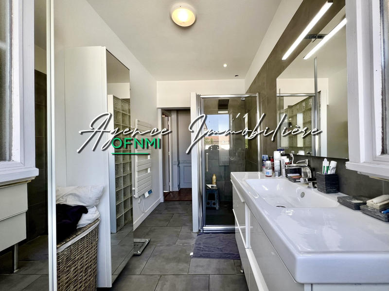 Villa - 192 m² - 7 pièces