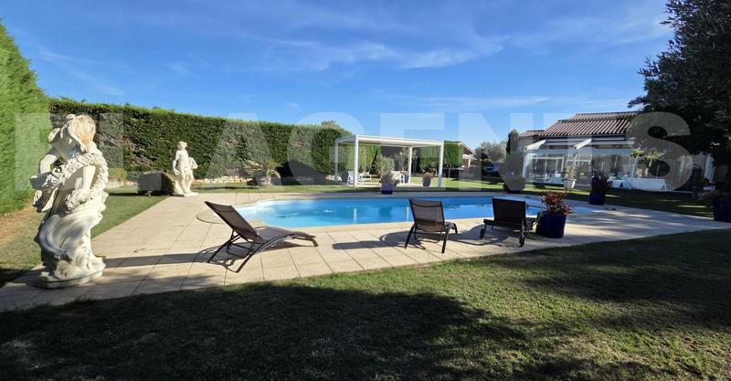 Maison - 634 m² - 21 pièces