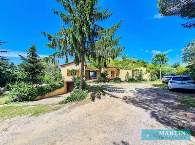 Villa - 185 m² - 9 pièces