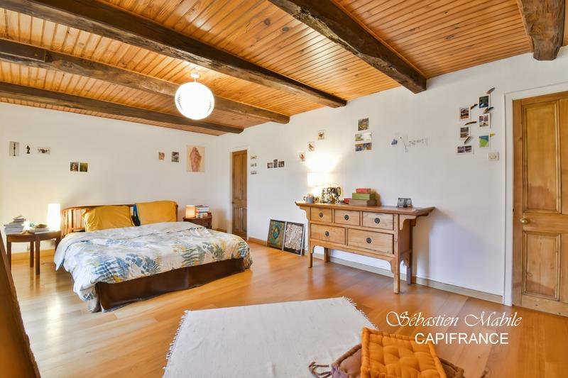 Maison - 198 m² - 7 pièces