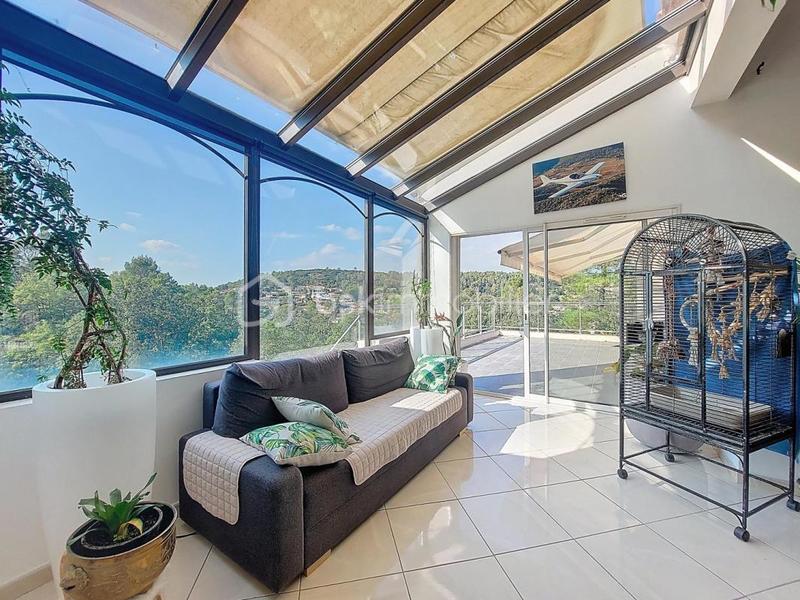 Villa - 230 m² - 8 pièces