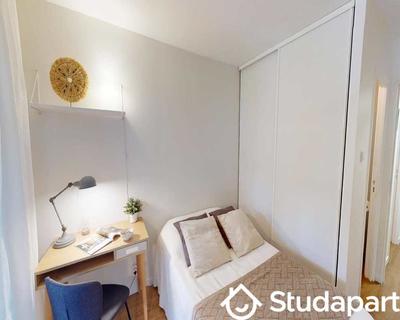 Chambre - 70 m² - 1 pièce