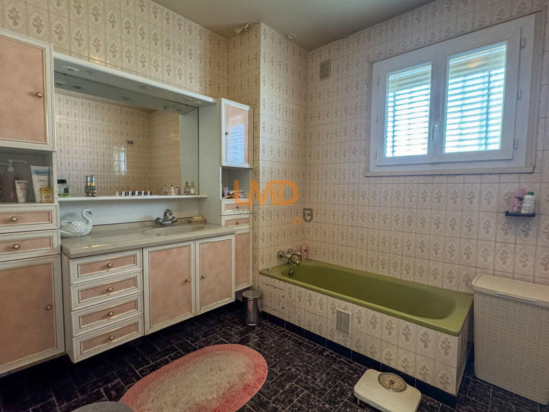 Maison - 185 m² - 6 pièces