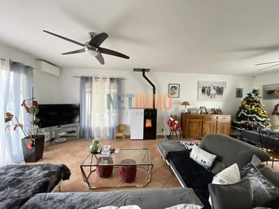 Villa - 200 m² - 9 pièces