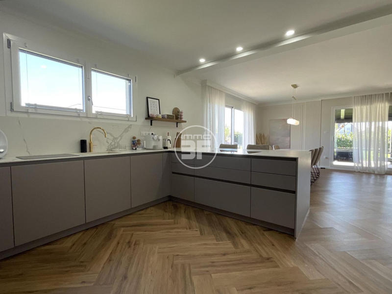 Maison - 187 m² - 5 pièces