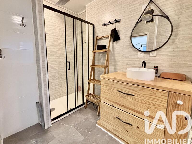 Maison - 200 m² - 7 pièces