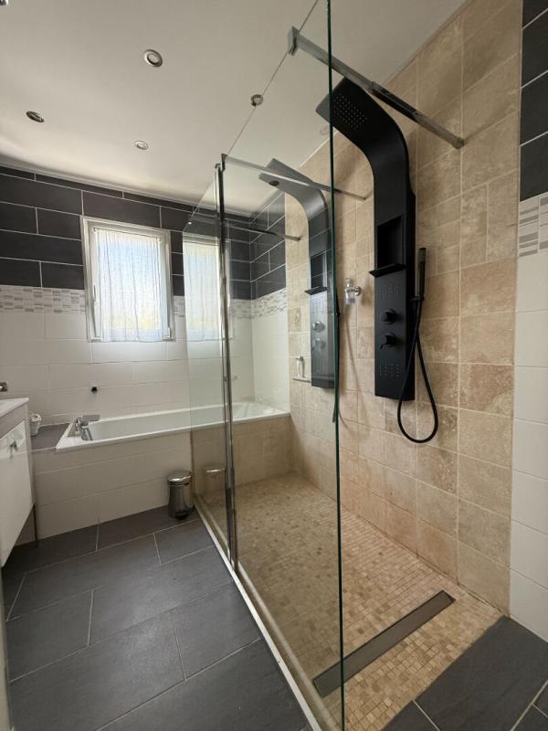 Maison - 196 m² - 6 pièces