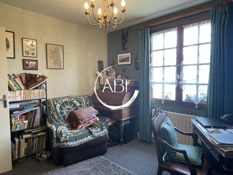 Maison traditionnelle - 130 m² - 6 pièces