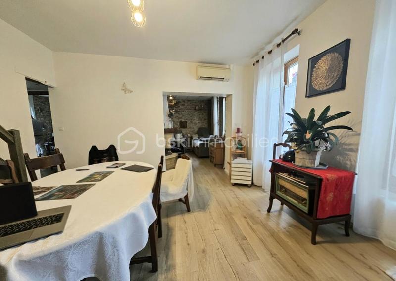 Maison - 152 m² - 6 pièces