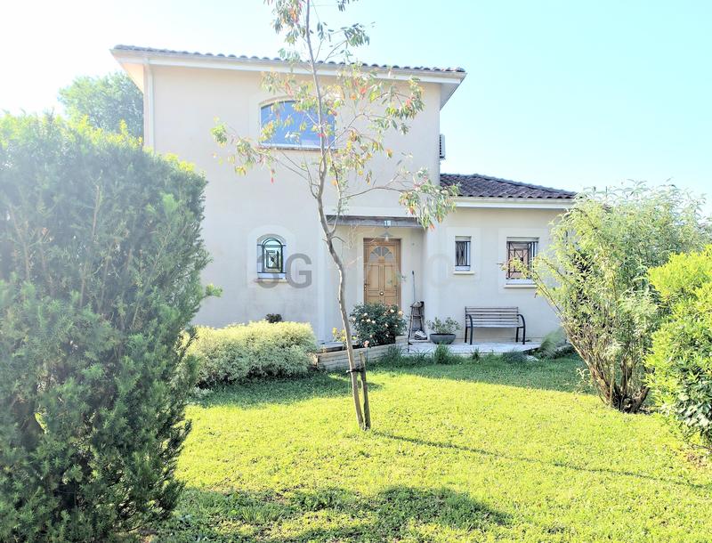 Maison contemporaine - 204 m² - 9 pièces