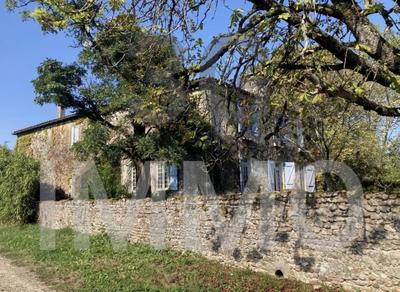 Maison de maîtres - 268 m² - 10 pièces