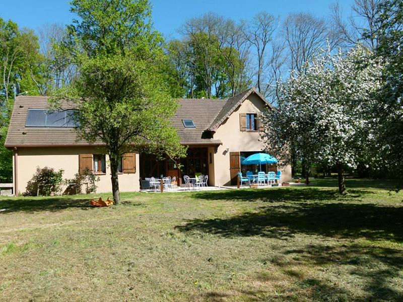 Propriété - 280 m² - 8 pièces