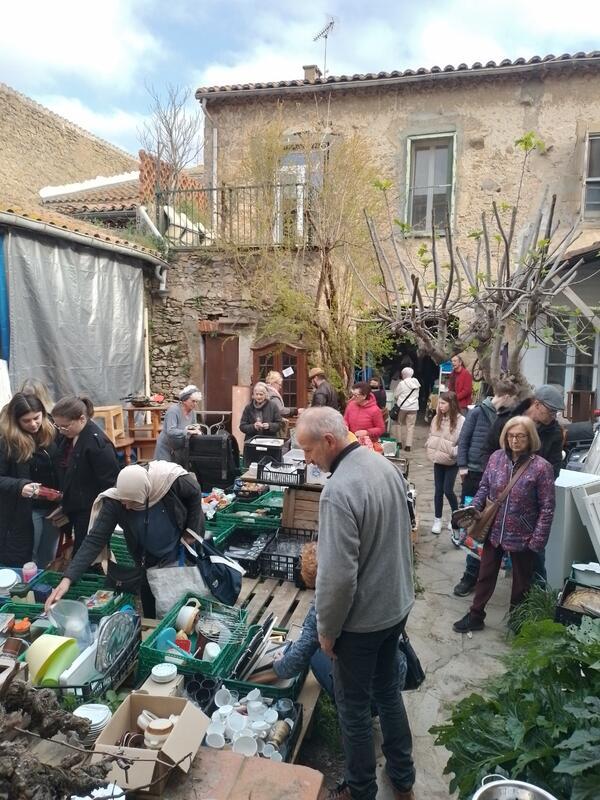 Super braderie isis epicerie solidaire