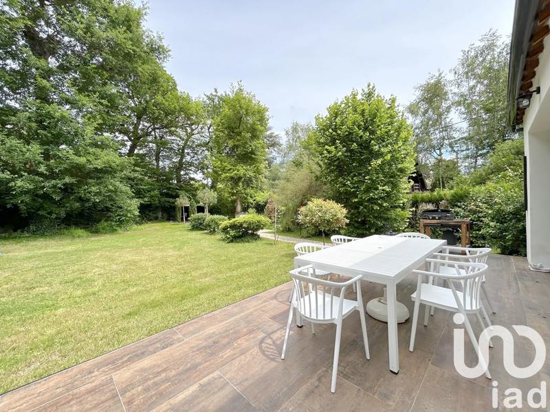 Maison - 204 m² - 7 pièces