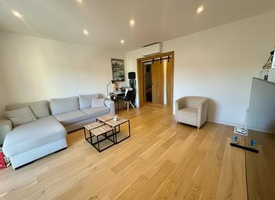 Appartement - 82 m² - 3 pièces