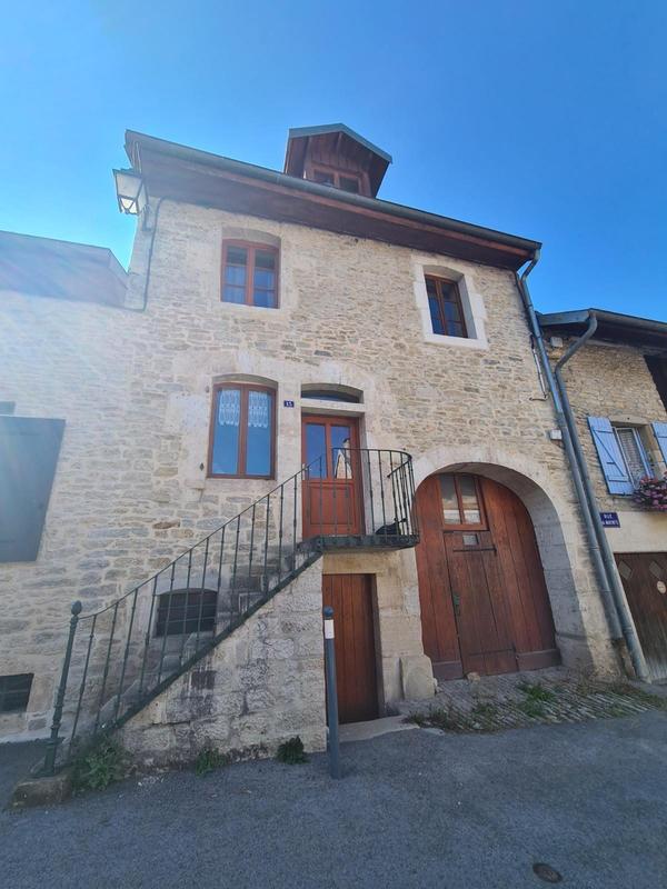 Maison - 203 m² - 9 pièces