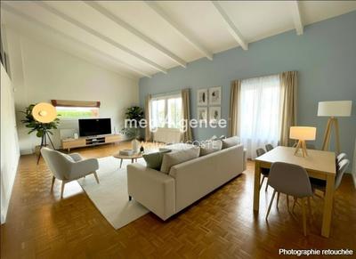 Maison traditionnelle - 149 m² - 6 pièces