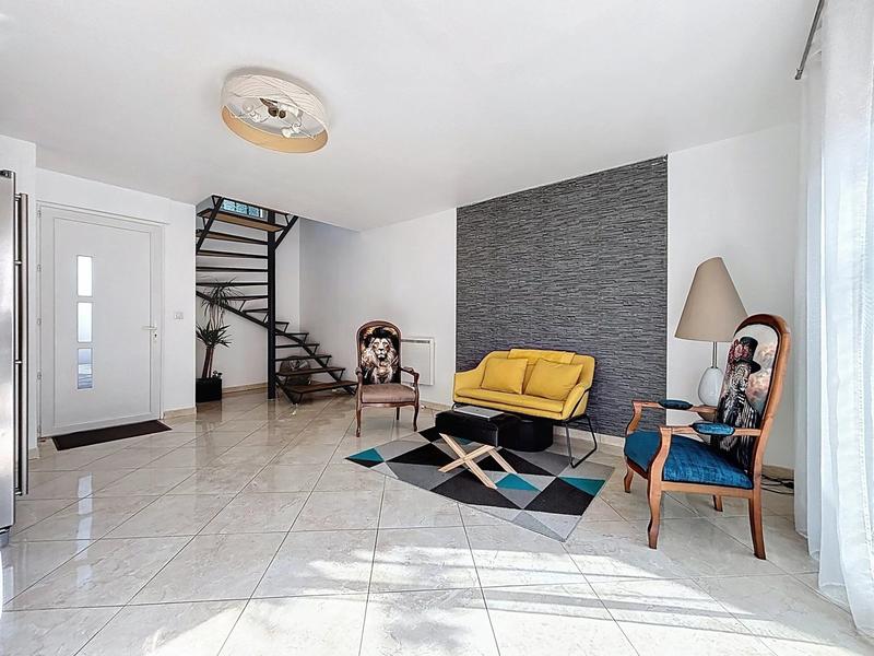 Maison - 160 m² - 8 pièces