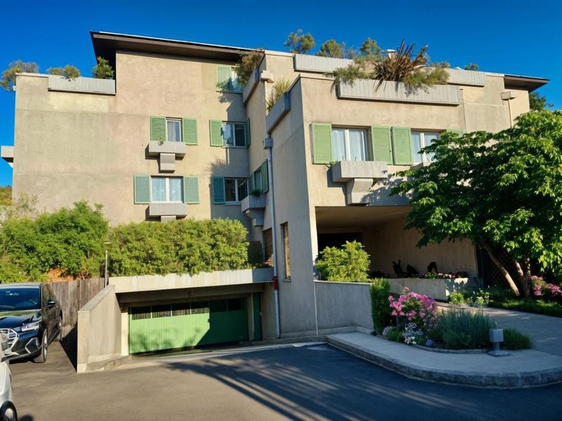 Appartement - 81 m² - 3 pièces