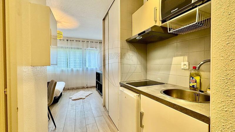 Studio - 25 m² - 1 pièce