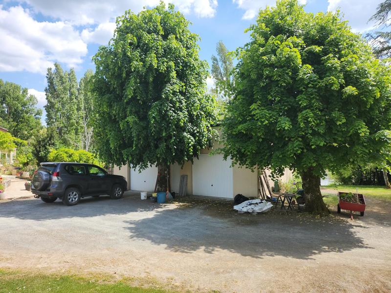 Maison - 300 m² - 5 pièces