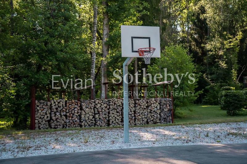 Château - 1 204 m² - 19 pièces