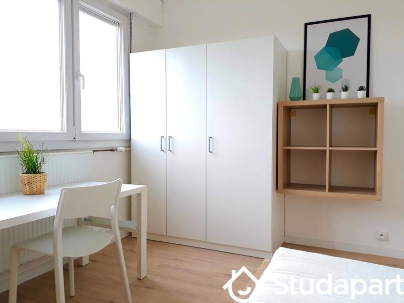 Chambre - 13 m² - 1 pièce