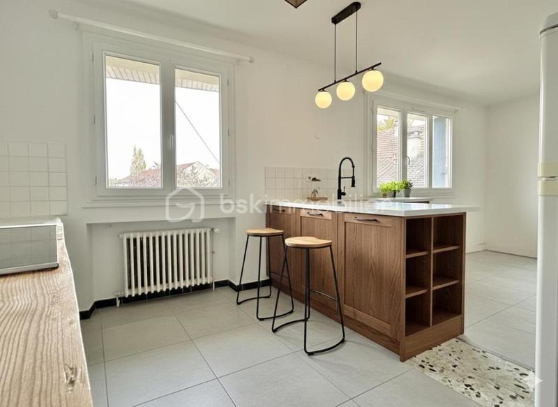 Maison - 157 m² - 8 pièces