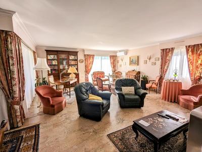 Villa - 172 m² - 6 pièces