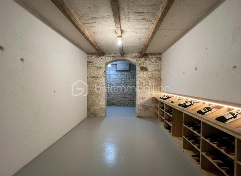 Maison - 240 m² - 10 pièces